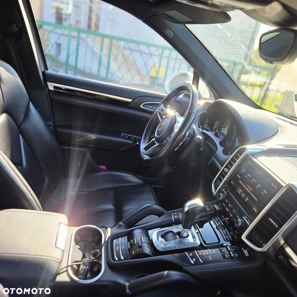 Porsche Cayenne S E-Hybrid Platinum Edition - 26