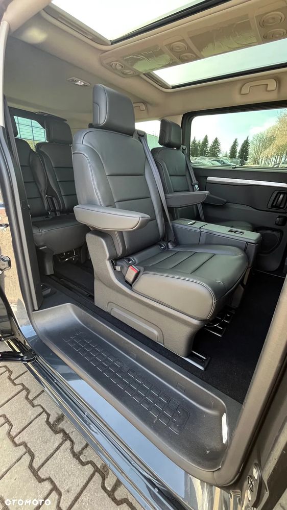 Peugeot Traveller 2.2 BlueHDi Long Business VIP EAT8 - 11