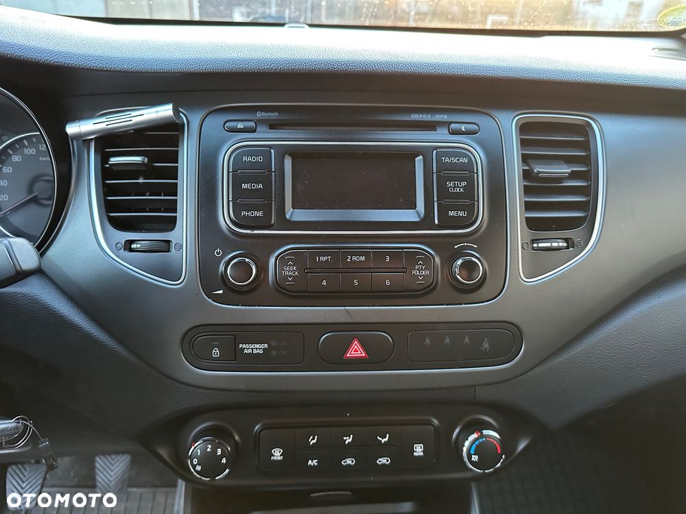 Kia Carens 1.7 CRDi Business Line 7os - 12