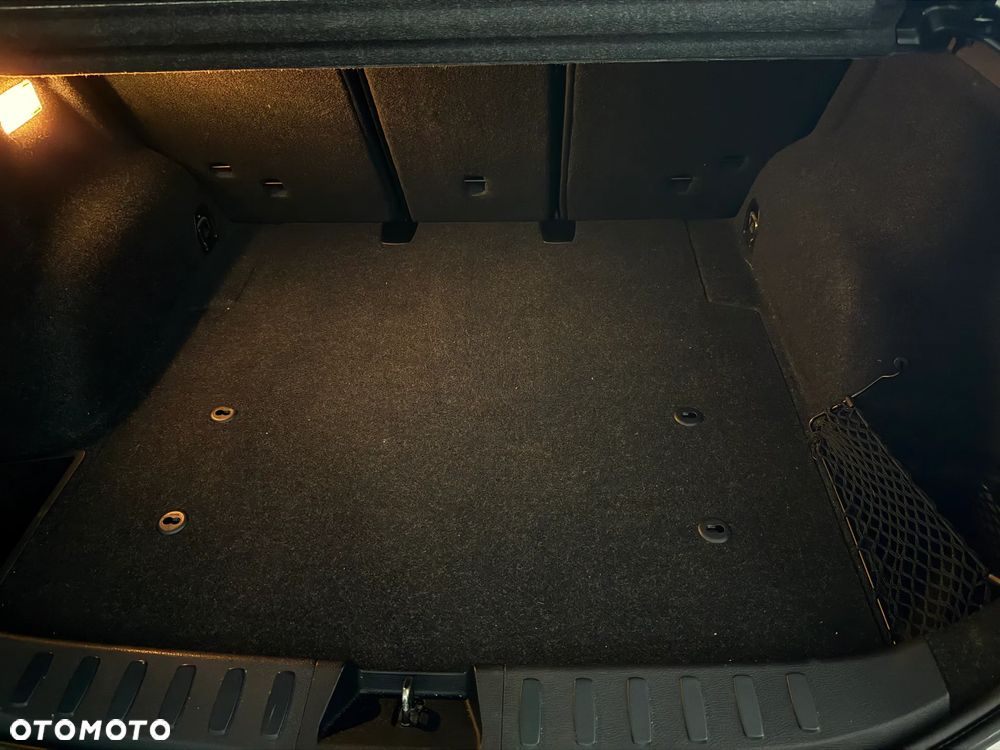 BMW X1 sDrive18i - 14