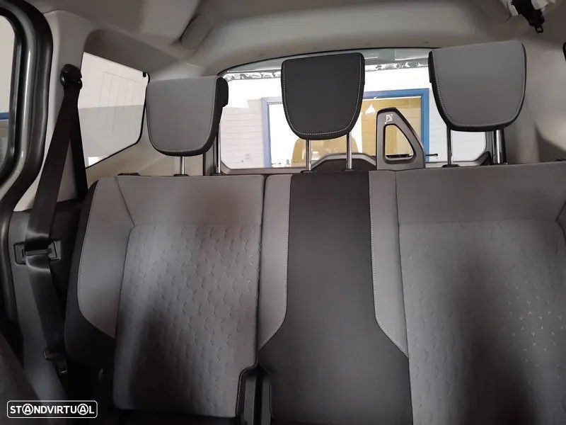 Ford Tourneo Courier 1.0 EcoBoost Titanium - 17