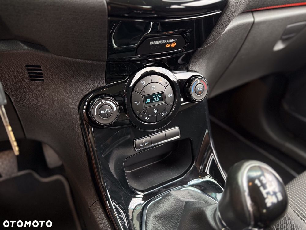 Ford Fiesta 1.0 EcoBoost Titanium - 34