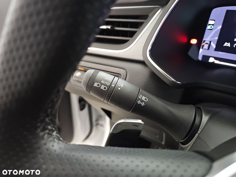 Renault Captur 1.3 TCe mHEV Techno EDC - 13