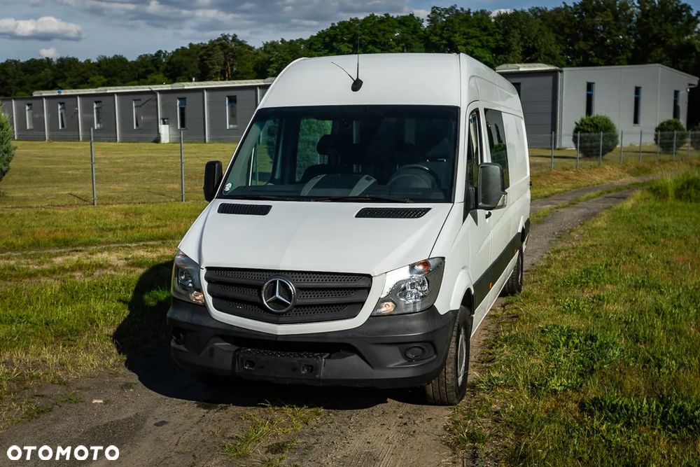 Mercedes-Benz Sprinter - 2