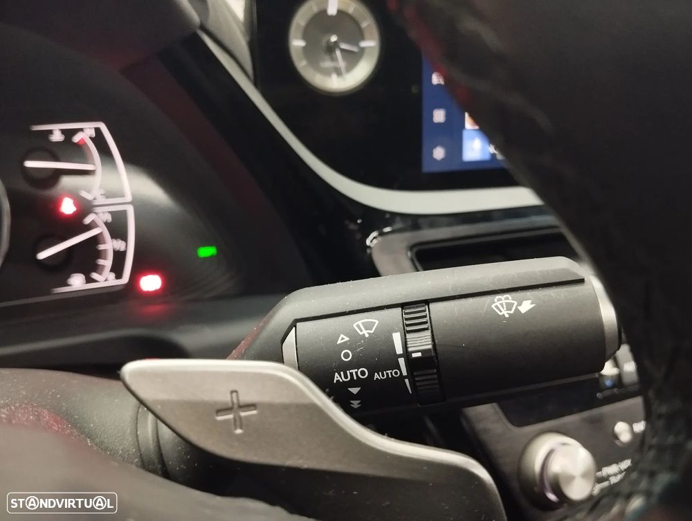 Lexus ES 300h F Sport - 23