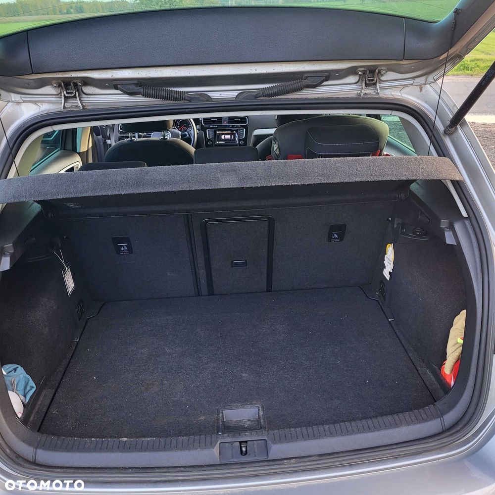 Volkswagen Golf - 10