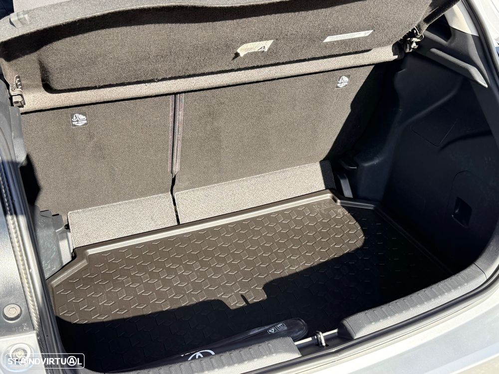 Toyota Yaris 1.5 HDF Comfort - 34