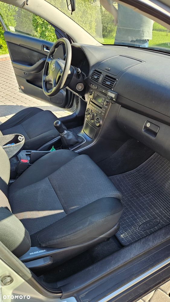 Toyota Avensis 1.8 VVT-i Terra - 6