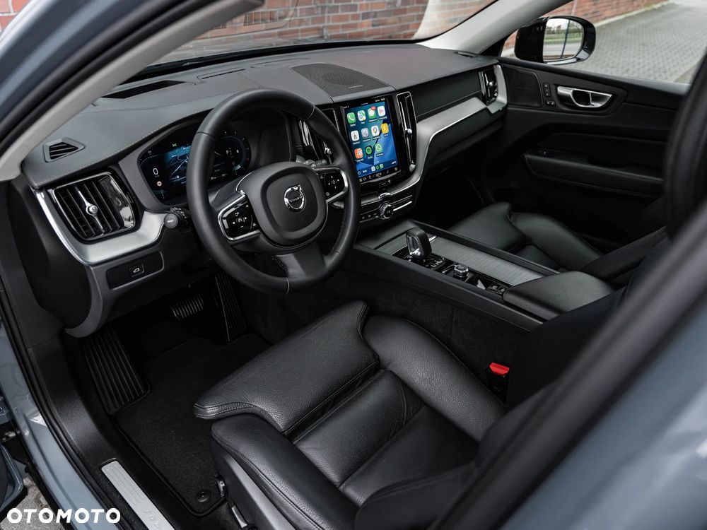 Volvo XC 60 B4 D Plus Dark - 21