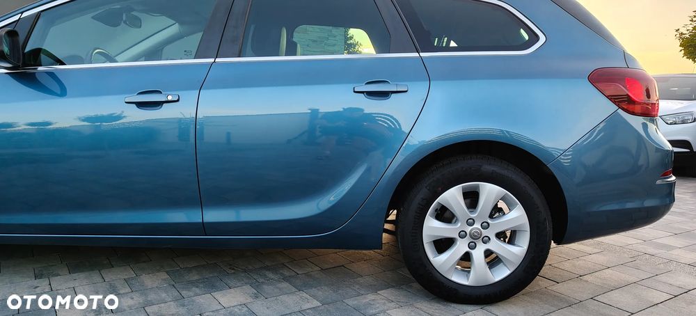 Opel Astra 1.4 Turbo Exklusiv - 11