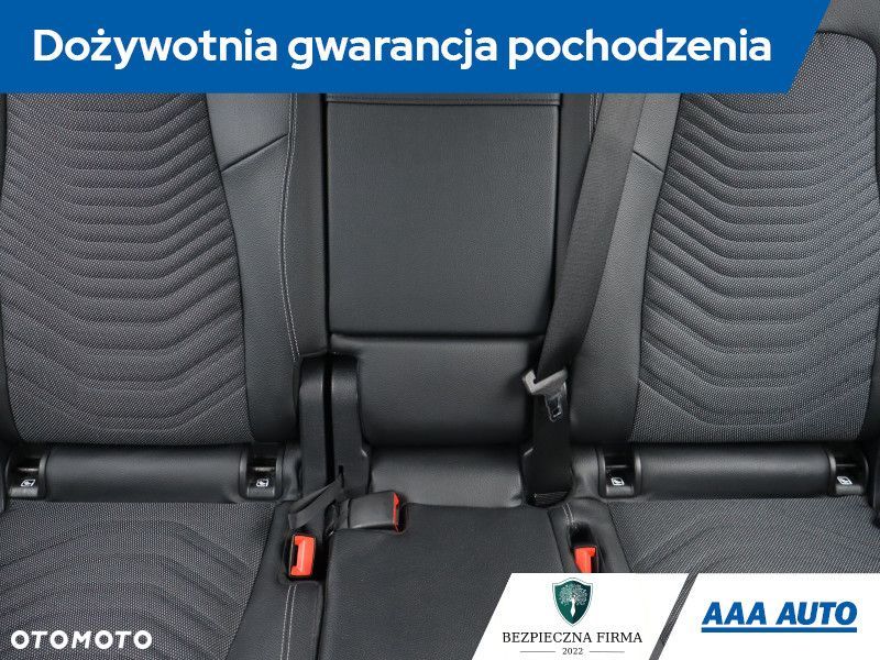 Mercedes-Benz GLB - 12