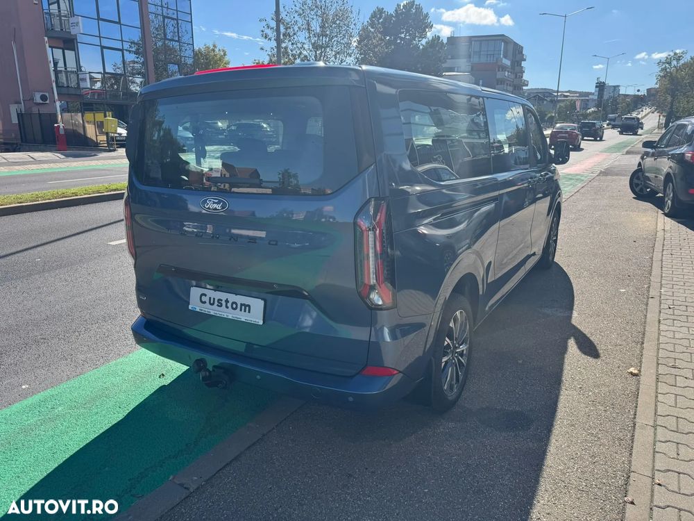 Ford Tourneo Custom - 10