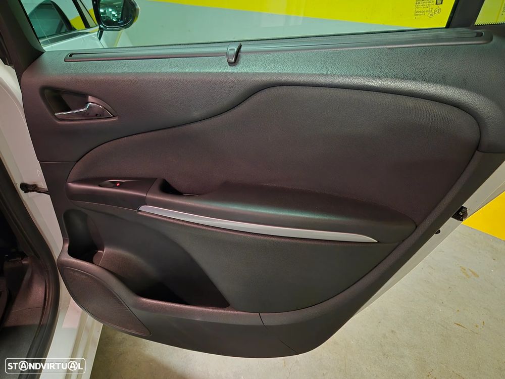 Opel Zafira 1.6 CDTi Executive - 25