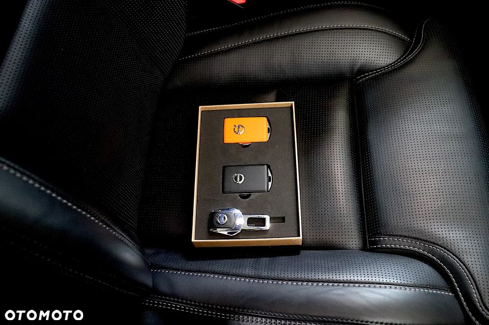 Volvo XC 60 B5 B AWD Ultra Black Edition - 27