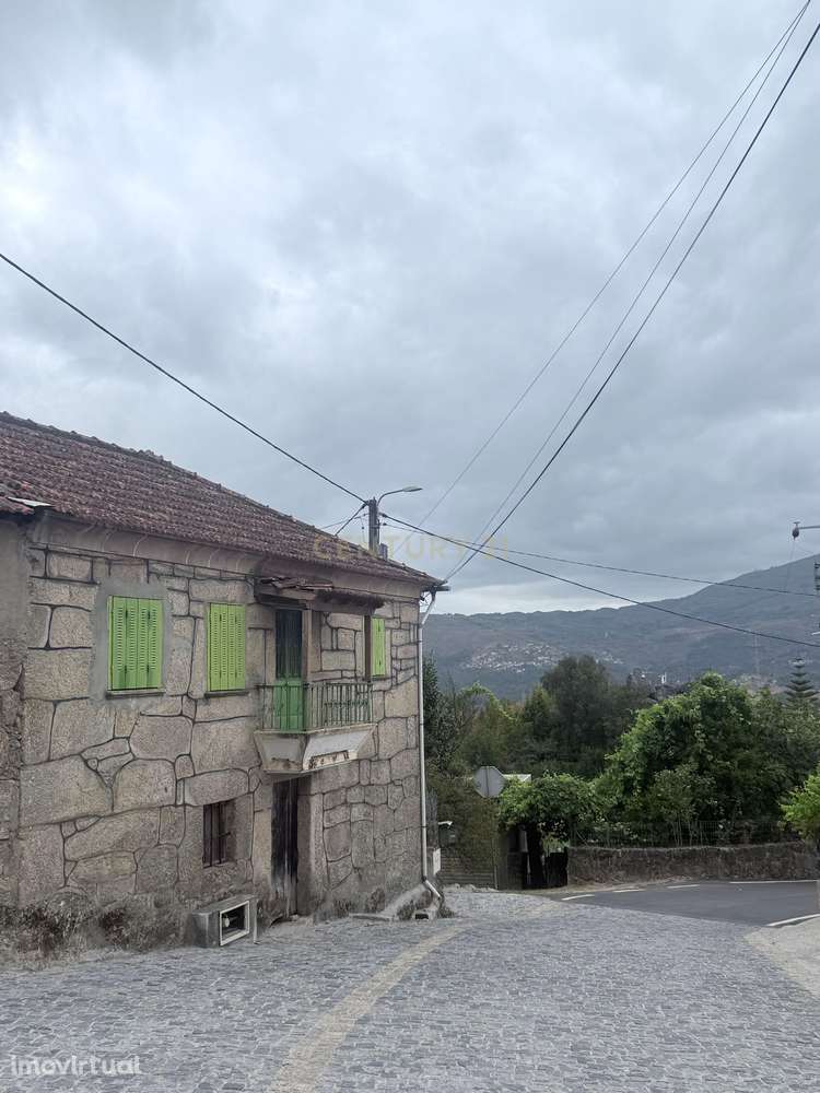 Casa de Pedra com potencial no coração do Gerês - perto do Lindoso - Grande imagem: 2/30