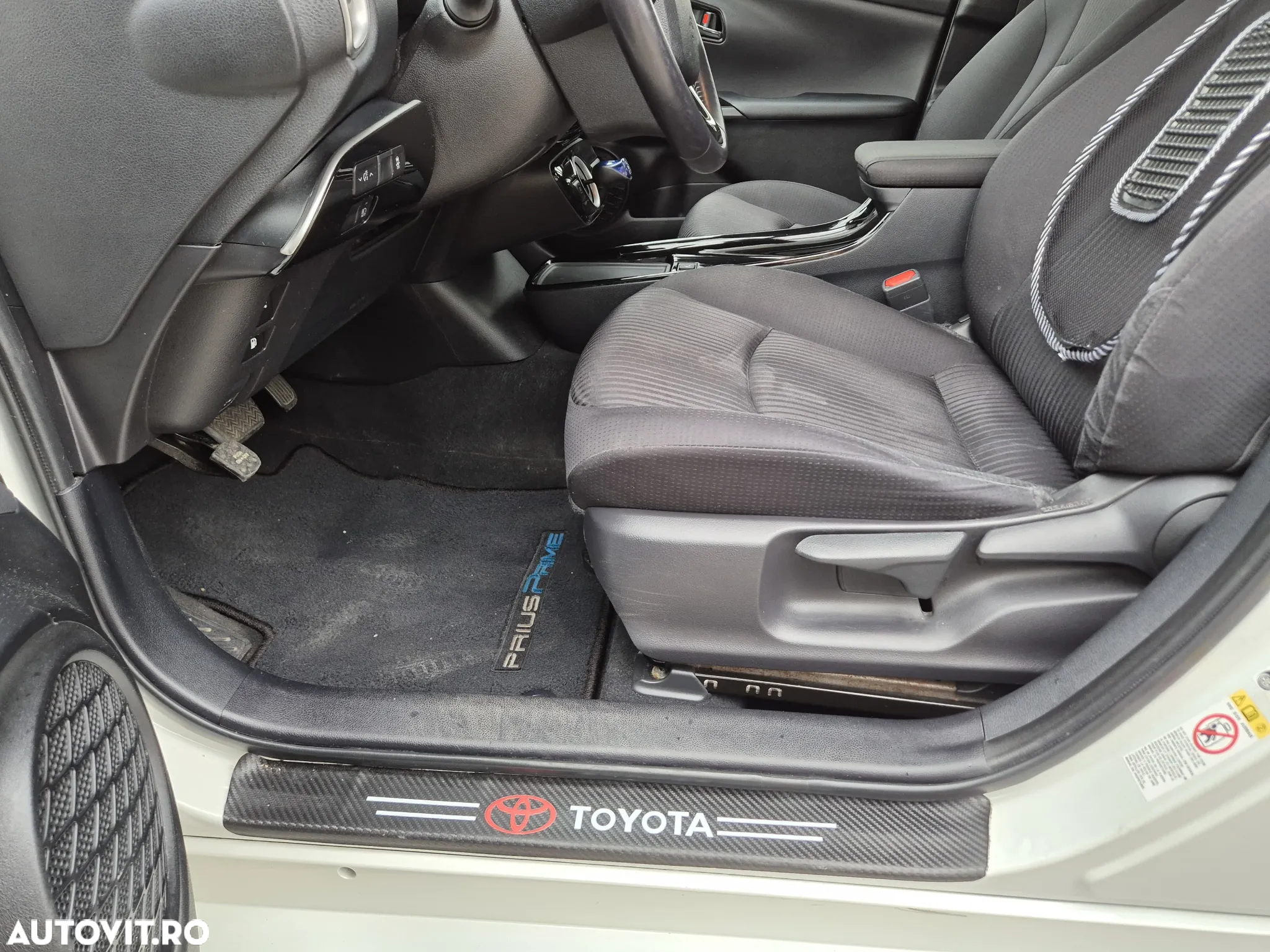 Toyota Prius Plug-in Hybrid Executive - 24