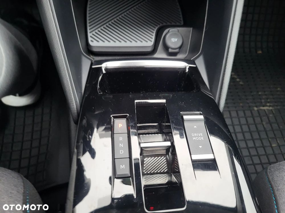 Citroën C4 PureTech 130 Stop&Start EAT8 PLUS - 17