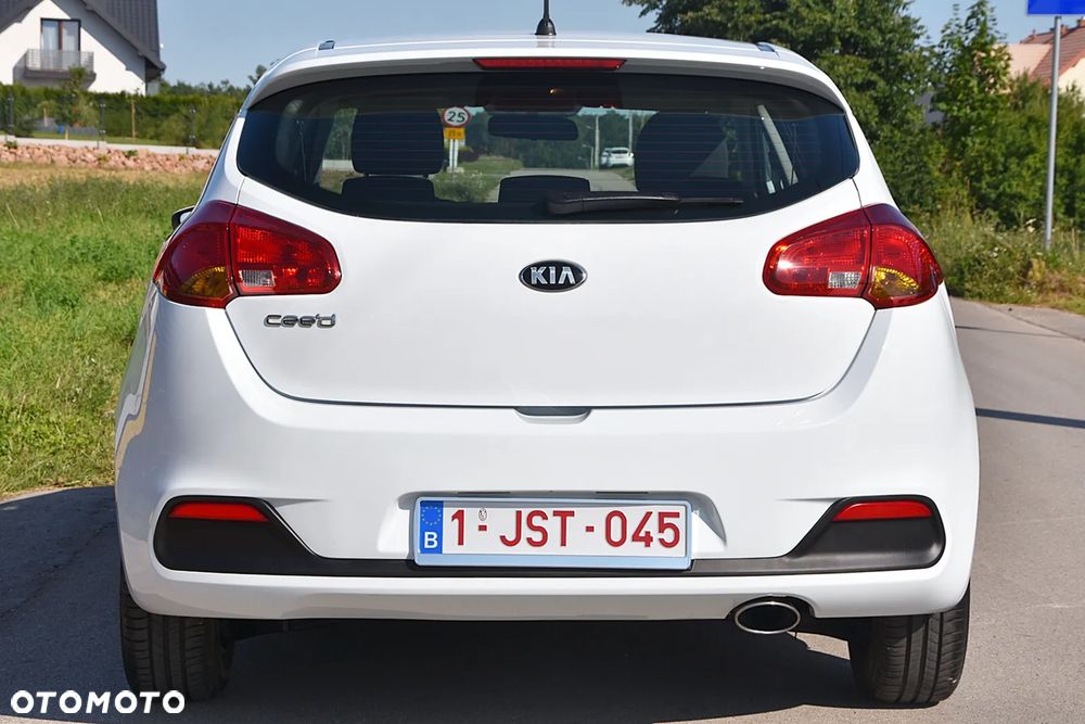 Kia Ceed 1.4 L - 6