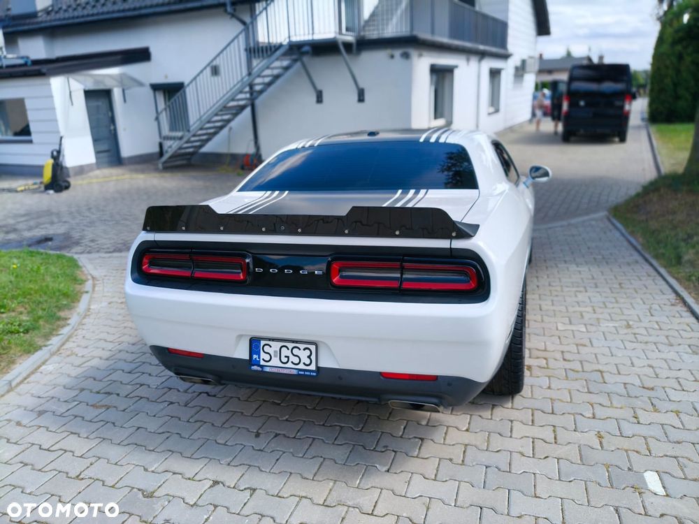 Dodge Challenger - 5