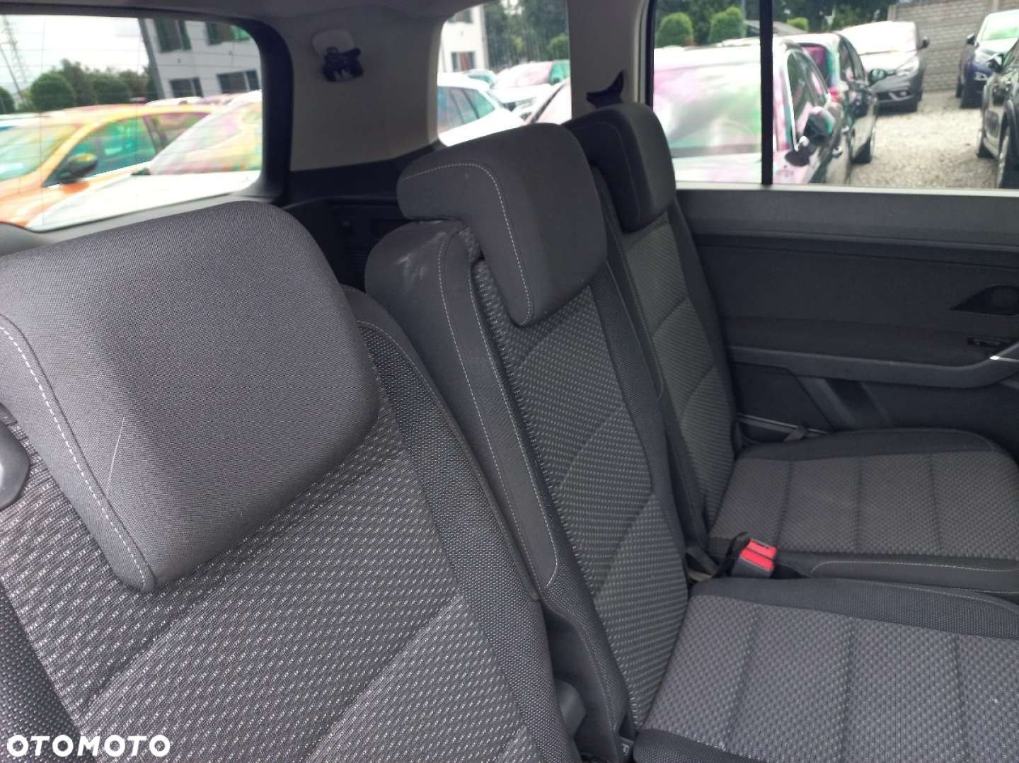 Volkswagen Touran - 18