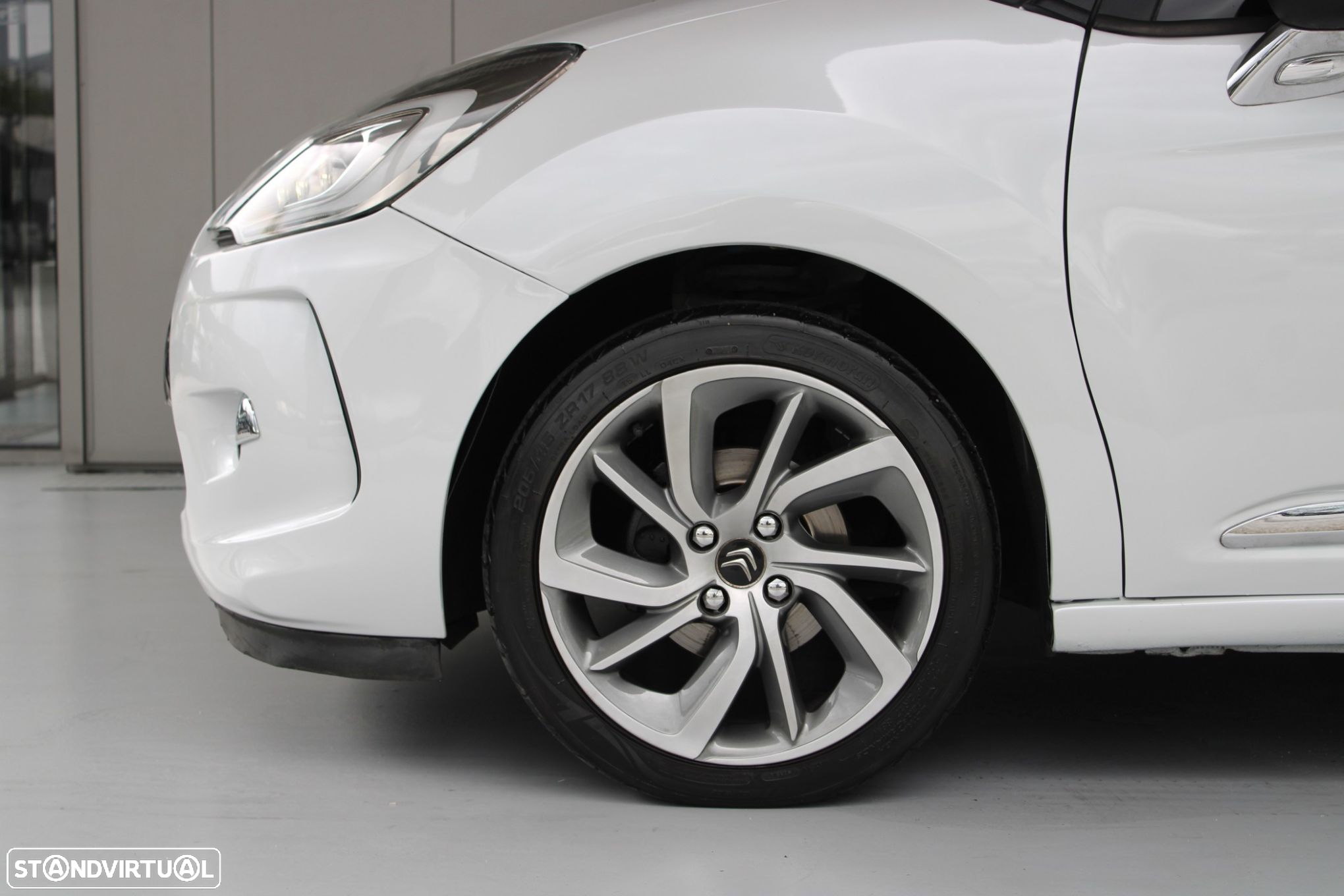 Citroën DS3 1.6 e-HDi So Chic - 20
