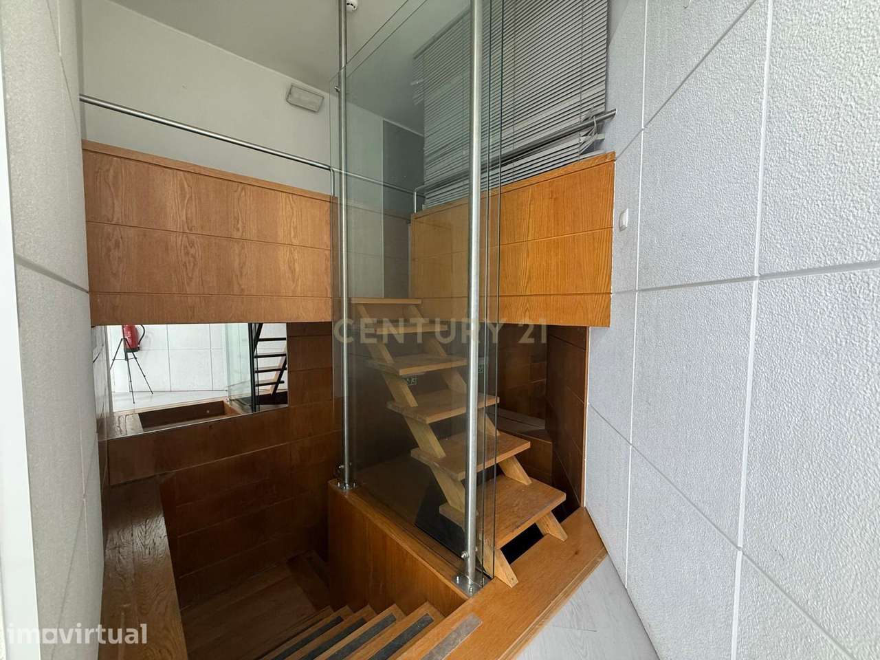 Excelente espaço comercial 130m2 em zona primium Almada - Grande imagem: 5/30