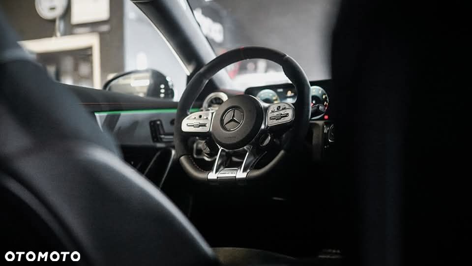 Mercedes-Benz CLA - 1