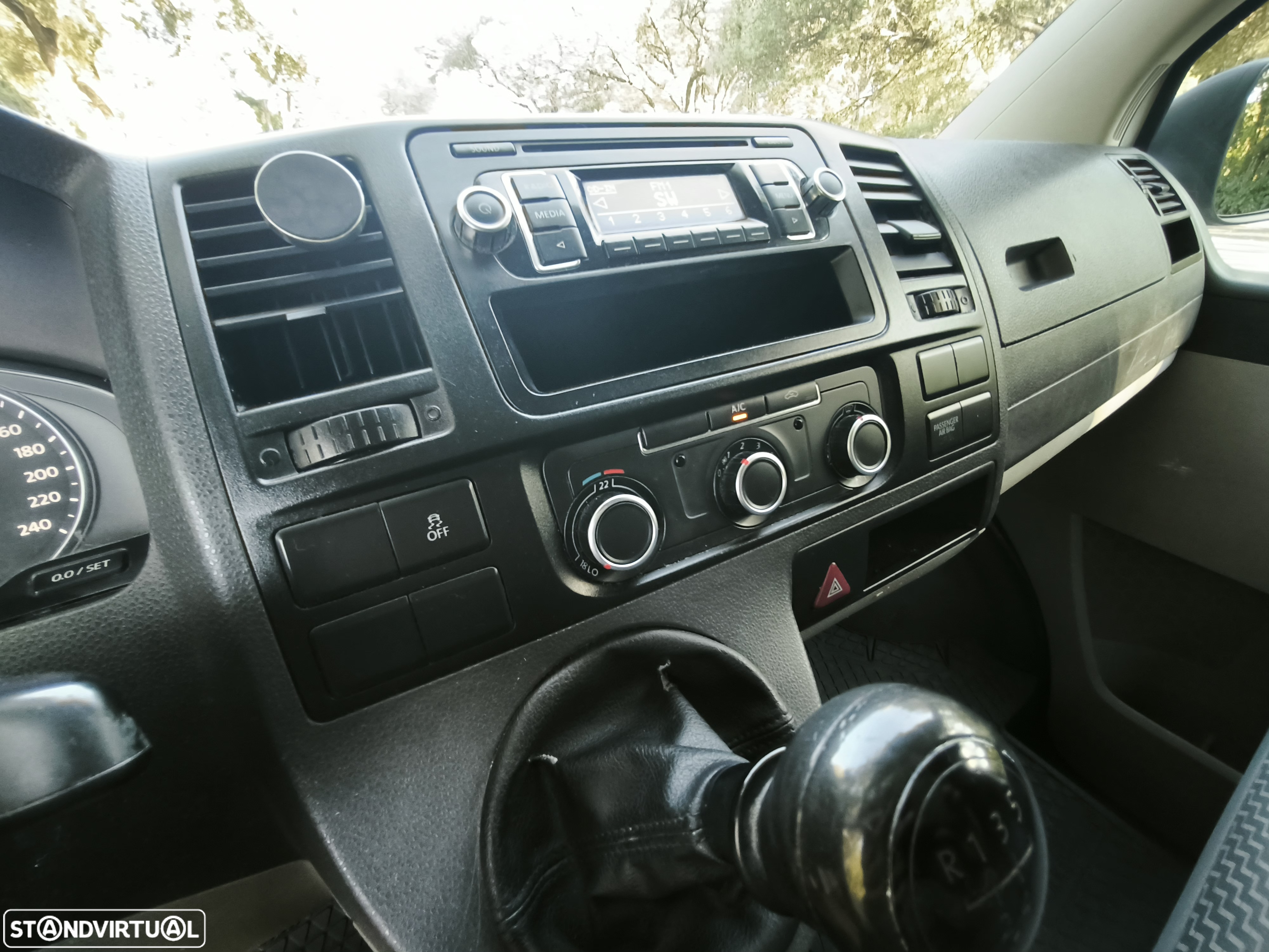 VW Transporter T5 TDI - 19