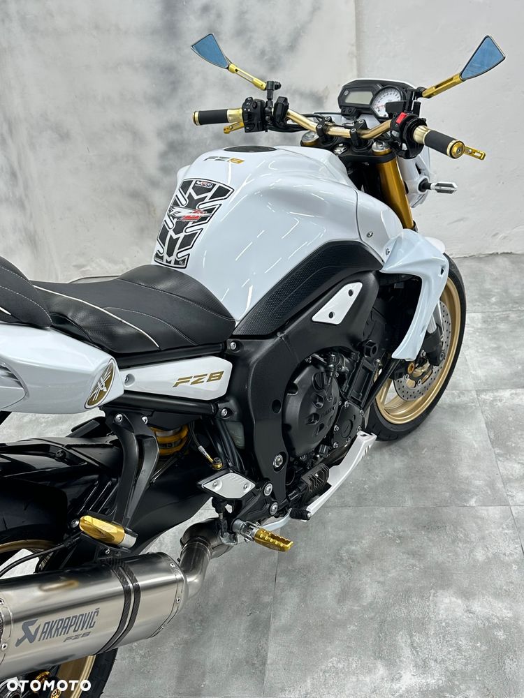 Yamaha FZ8 - 12