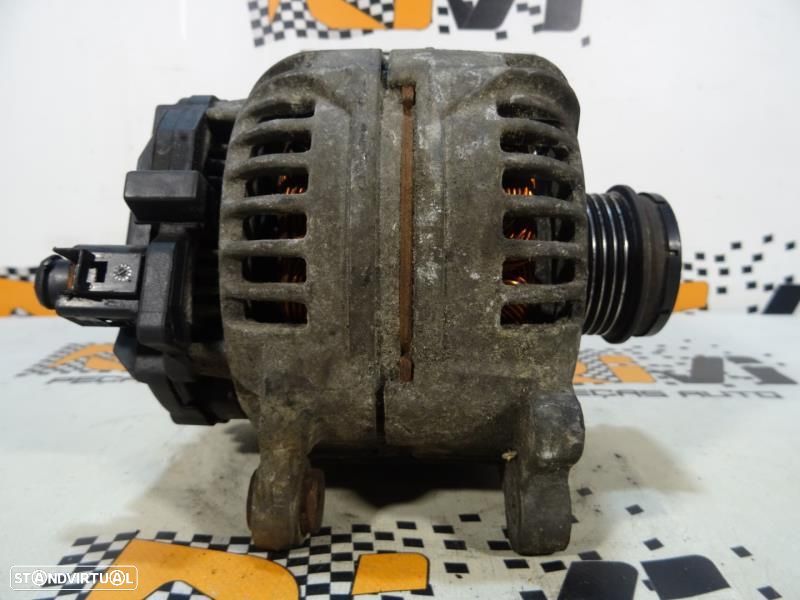 Alternador Volkswagen Passat (3B3)  028903031 / 028 903 031 / 01245150 - 2