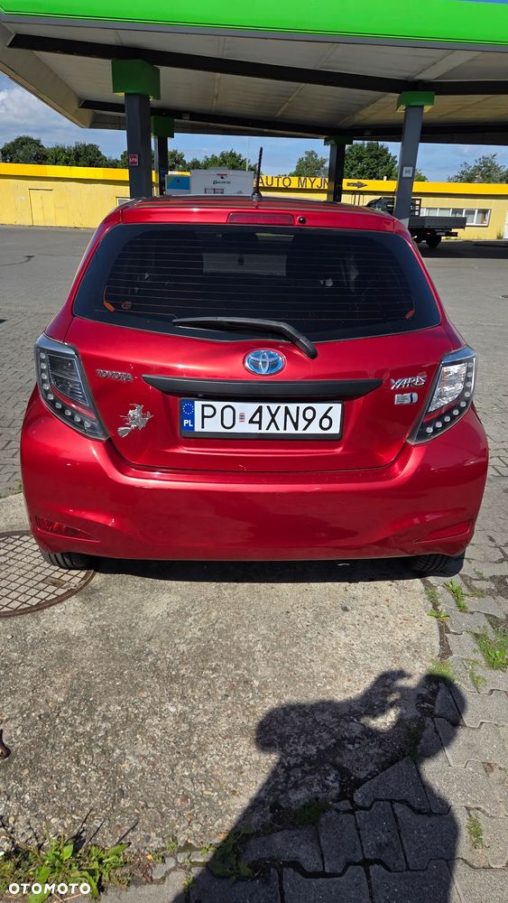 Toyota Yaris Hybrid 100 Sol - 12