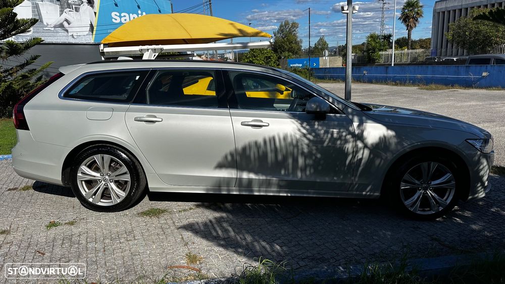 Volvo V90 2.0 B4 Momentum Plus Geartronic - 5