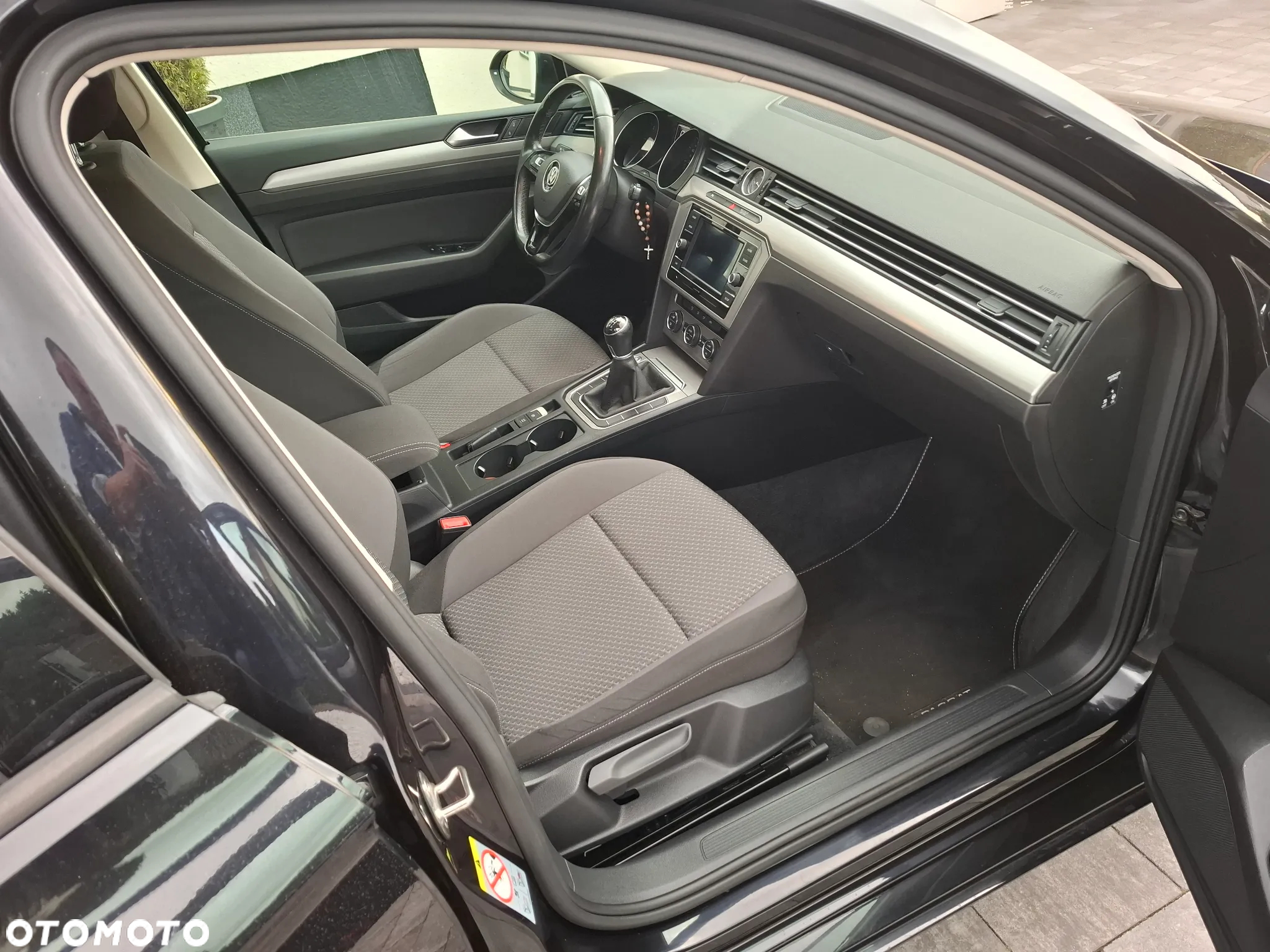 Volkswagen Passat 1.6 TDI BMT Comfortline - 11