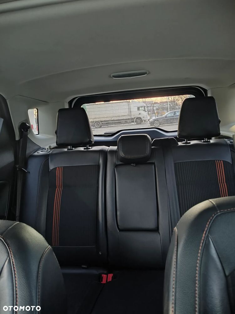 Ford EcoSport - 13