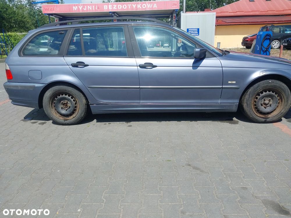 BMW E46 320D kombi silnik 2.0D 136KM M47D20 204D1 skrzynia biegów drzwi maska zderzak błotnik 372/5 Stahlblau Metallic uchylna szyba bagażnika fotel pas przedni chłodnice wał koło wału dyfer most półoś zwrotnica szyba czołowa czujnik sensor podsufitka podszybie alternator moduł akumulatora skrzynka bezpieczników sprężarka klimatyzacja osłona silnika chłodnica moduł sterownik panel Cały NA CZĘŚCI wszystkie części - 6