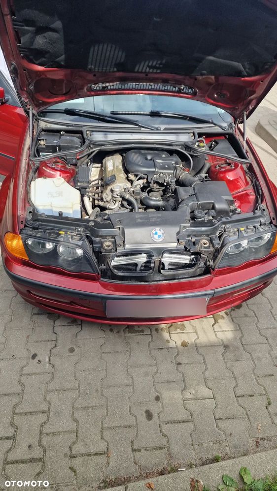 BMW Seria 3 318i - 15