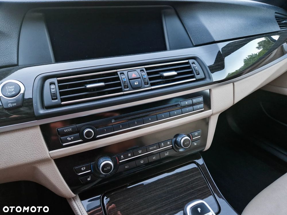 BMW Seria 5 M550d xDrive - 11