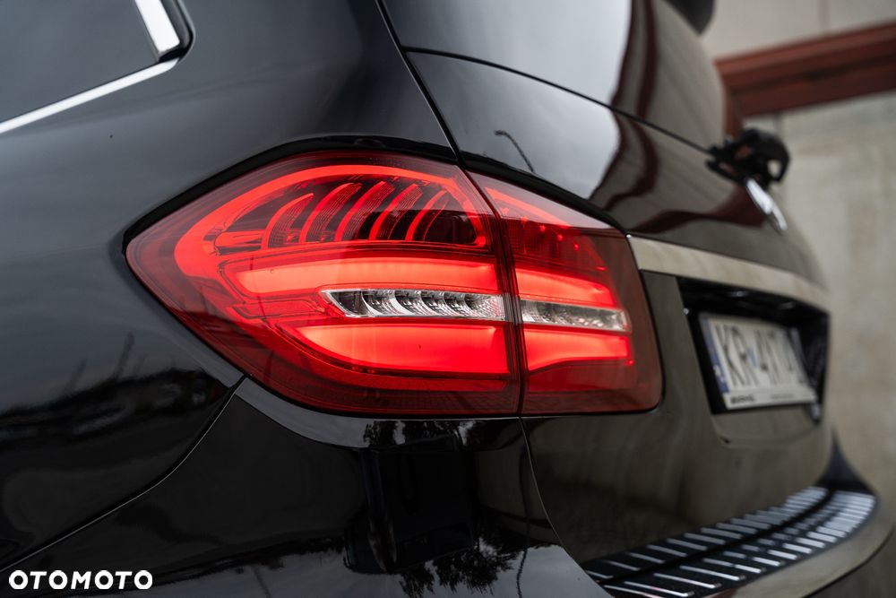 Mercedes-Benz GLS - 38