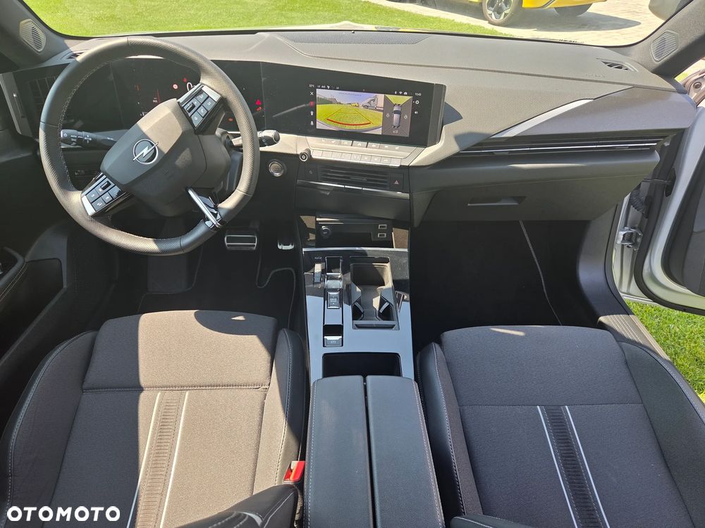 Opel Astra 1.2 Turbo Automatik GS - 15