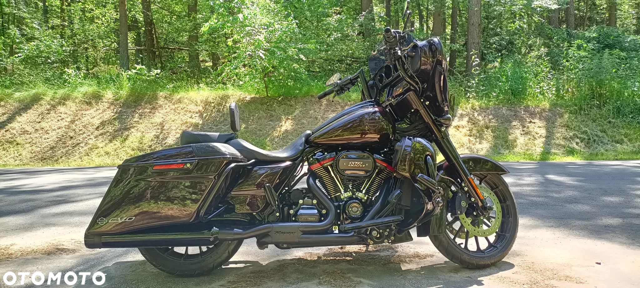 Harley-Davidson CVO Street Glide - 8
