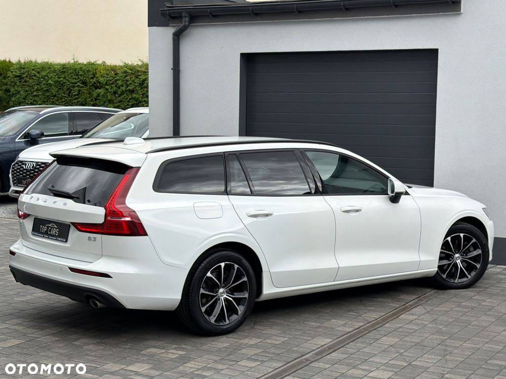 Volvo V60 B3 B DKG Momentum - 25