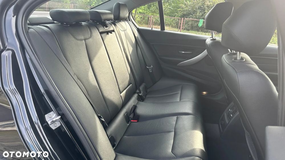 BMW Seria 3 320d xDrive - 8