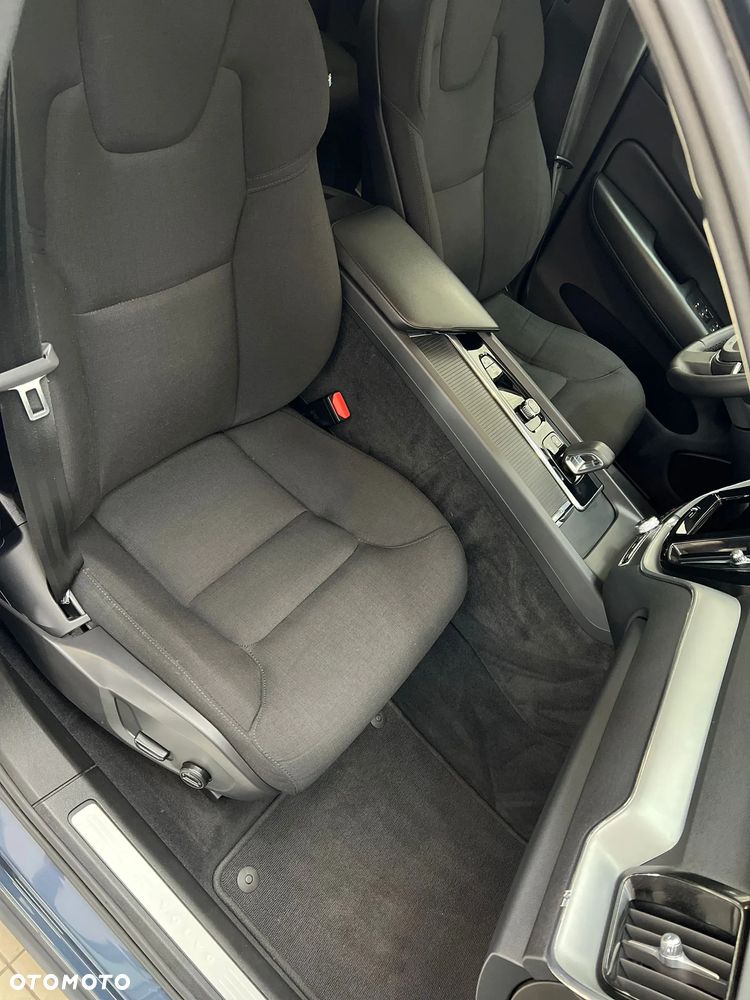 Volvo XC 60 B4 B Momentum - 15
