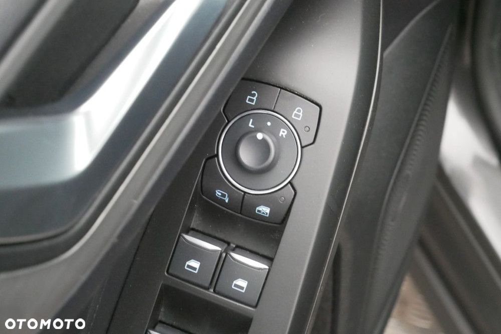 Ford Focus 1.0 EcoBoost Titanium - 27