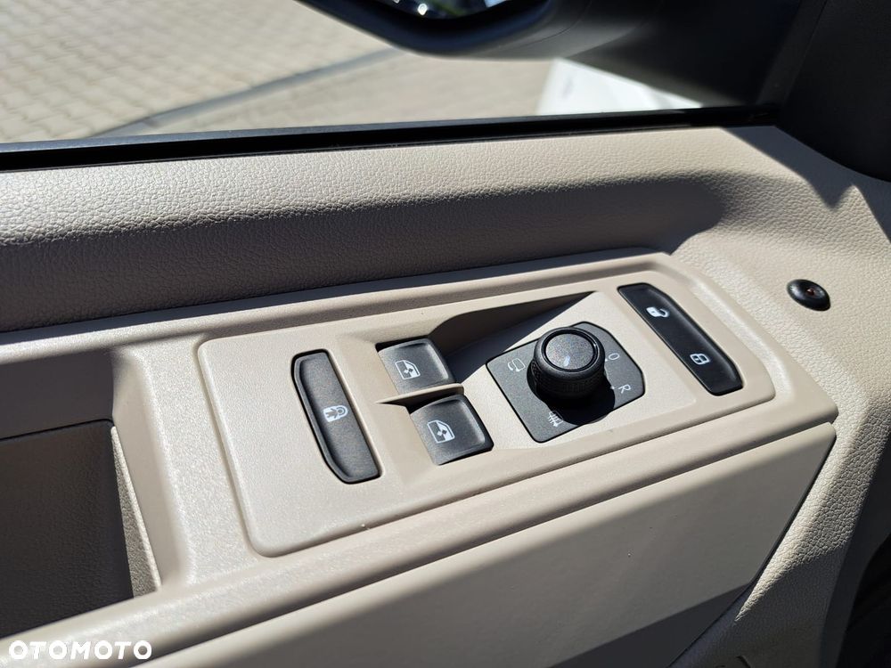 Volkswagen Multivan 2.0 TDI L2 Family DSG - 12