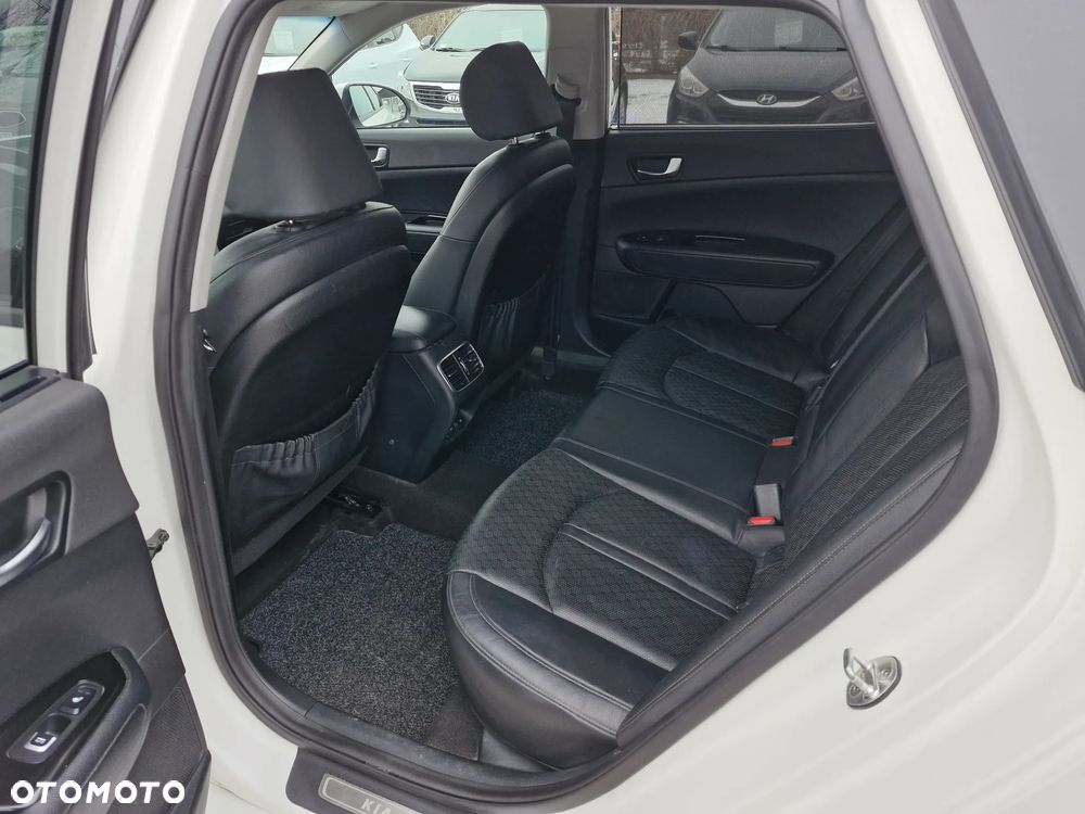 Kia Optima - 16