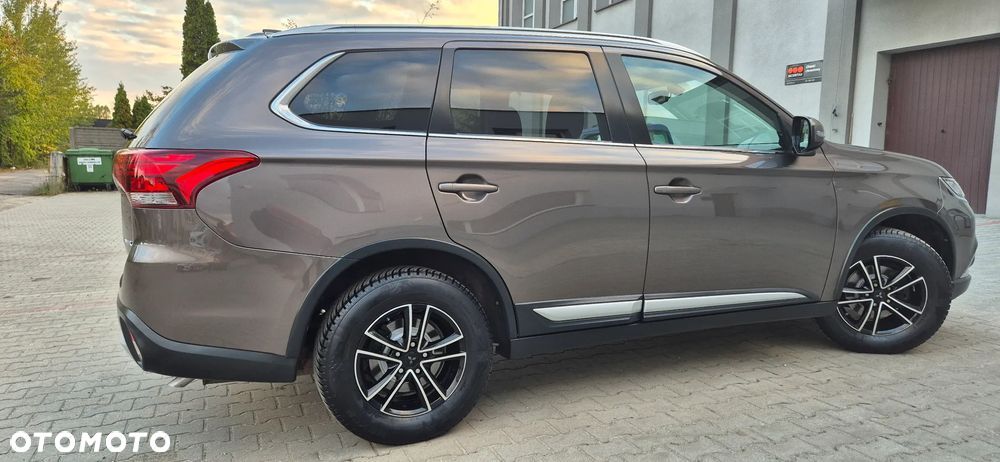Mitsubishi Outlander 2.0 2WD Diamant Edition - 36