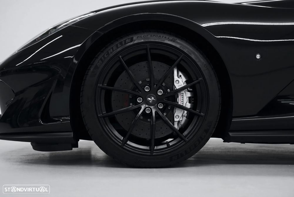 Ferrari 812 Superfast 6.5 V12 - 9