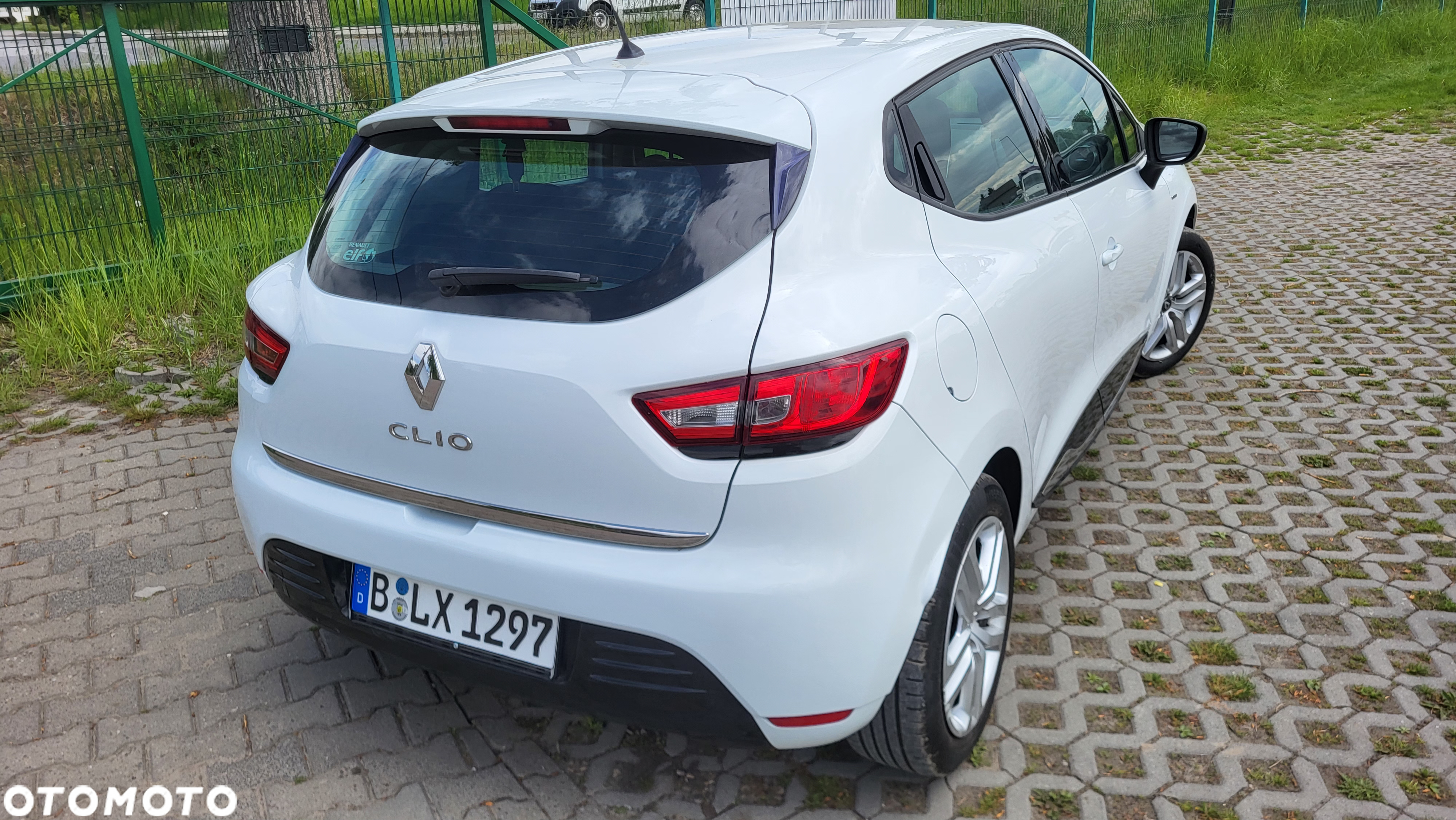 Renault Clio 1.2 16V 75 Limited - 15