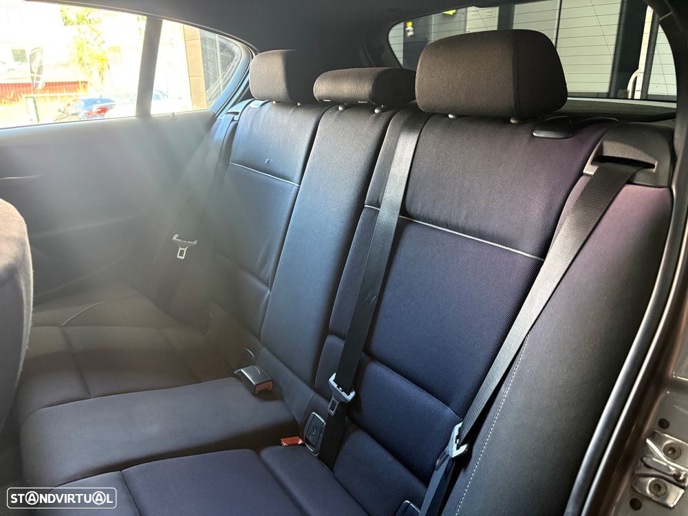 BMW 118 d DPF Edition Sport - 37